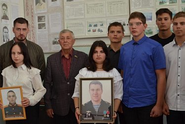 В Сорочинске установили памятные доски героям СВО